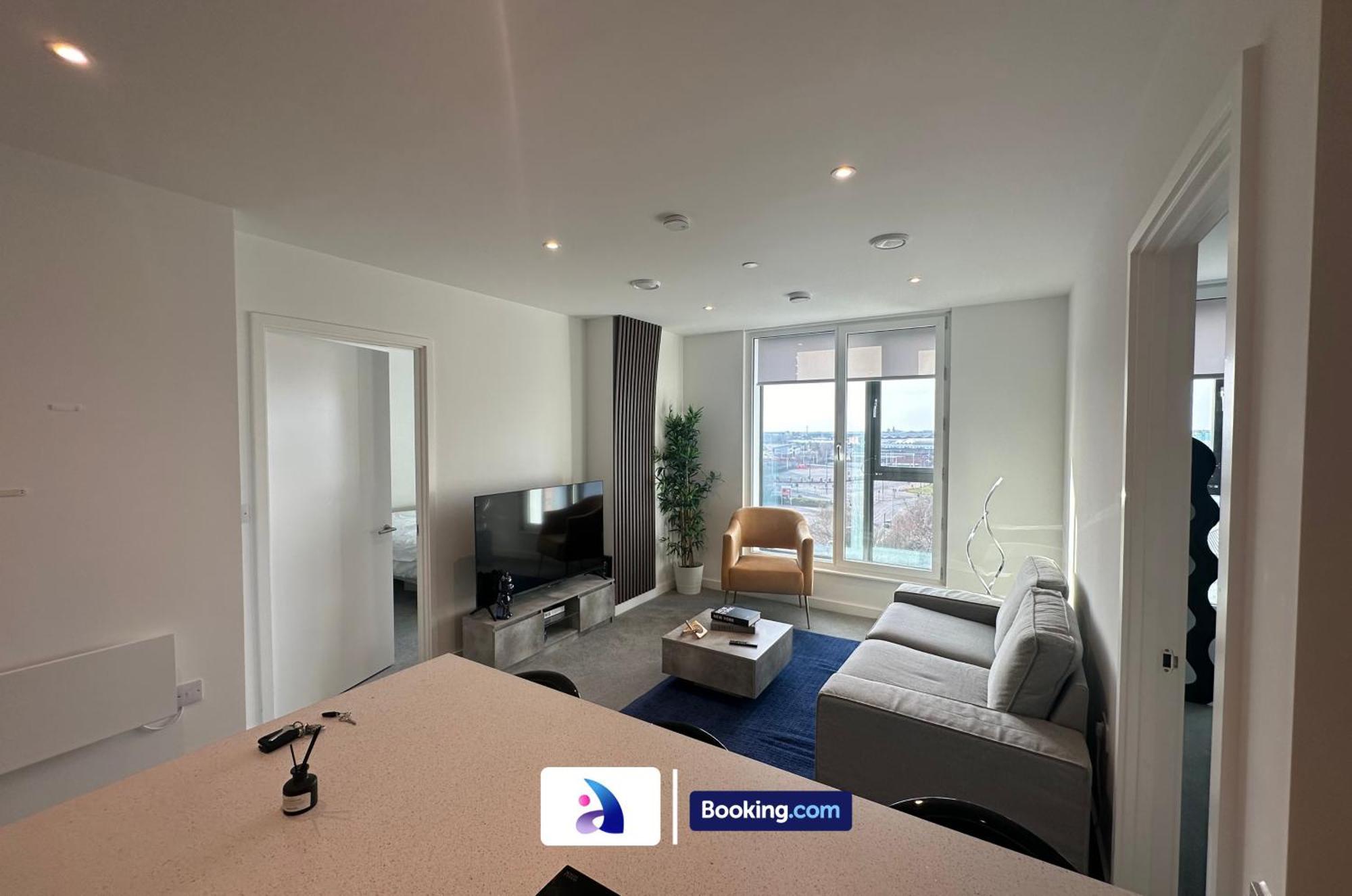 Apartment Spacious By Avalora Short Lets & Serviced Old Trafford With Free Wi-fi, Mcr Stadium, Sleeps 6 Manchester